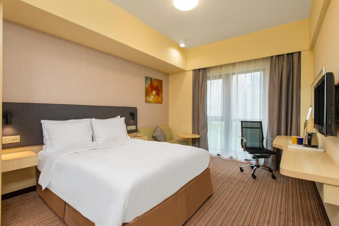 Holiday Inn Express Shanghai Putuo By Ihg Exterior photo