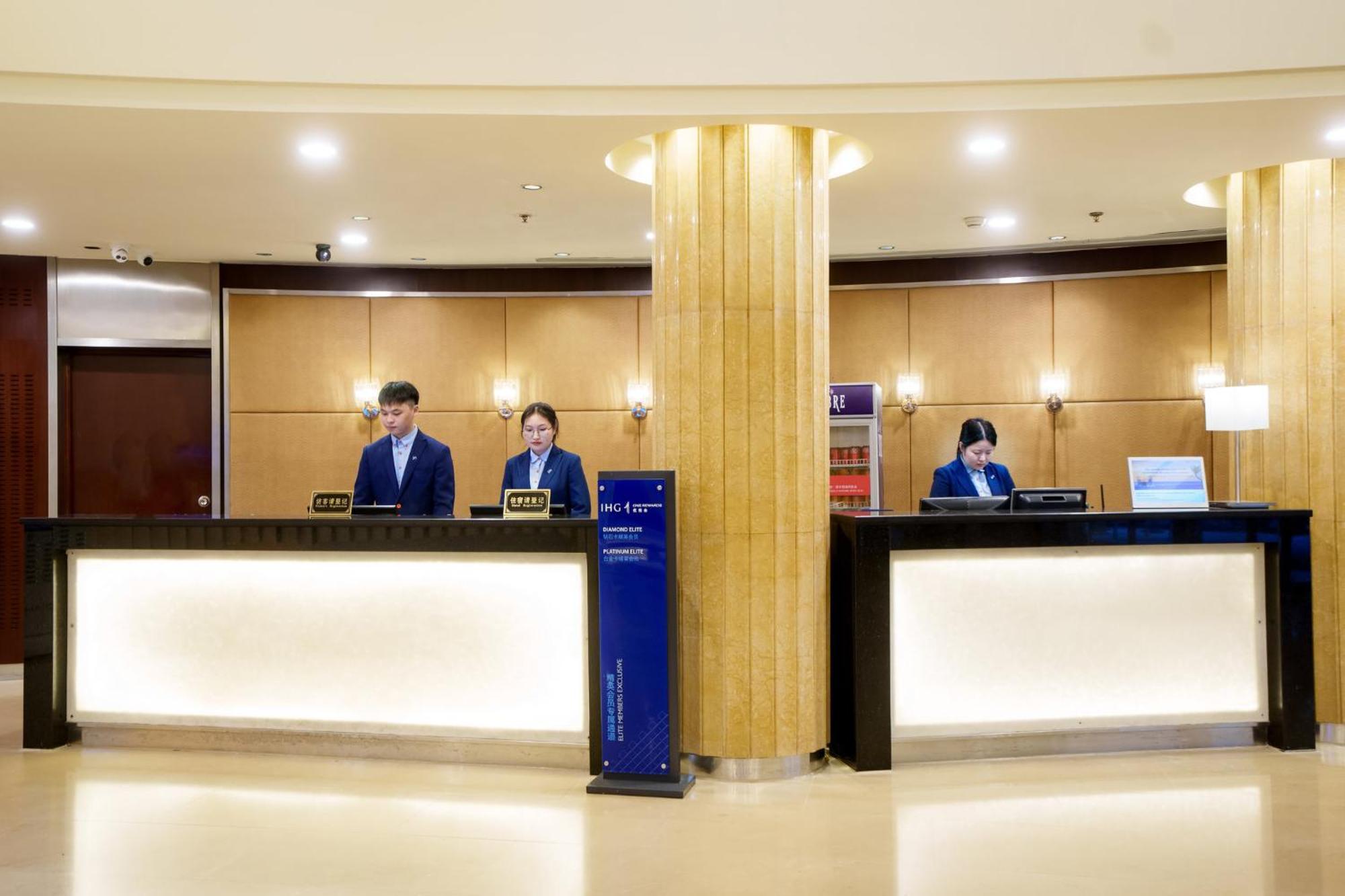 Holiday Inn Express Shanghai Putuo By Ihg Exterior photo