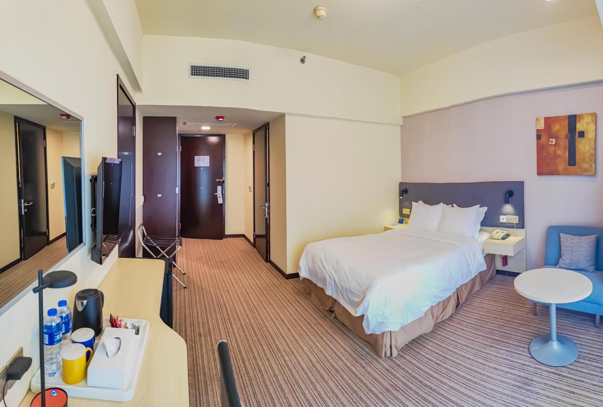 Holiday Inn Express Shanghai Putuo By Ihg Exterior photo