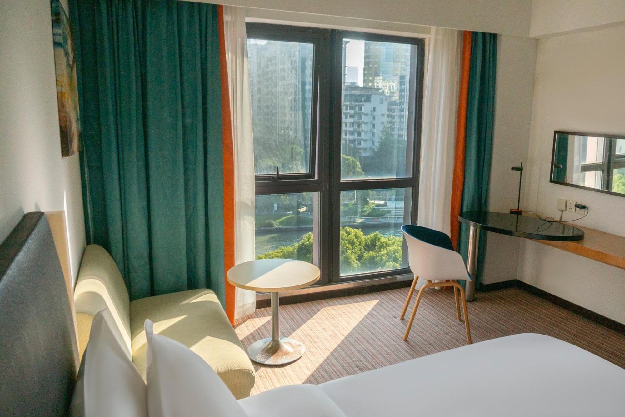 Holiday Inn Express Shanghai Putuo By Ihg Exterior photo